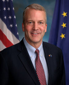 Foto oficial de Dan Sullivan